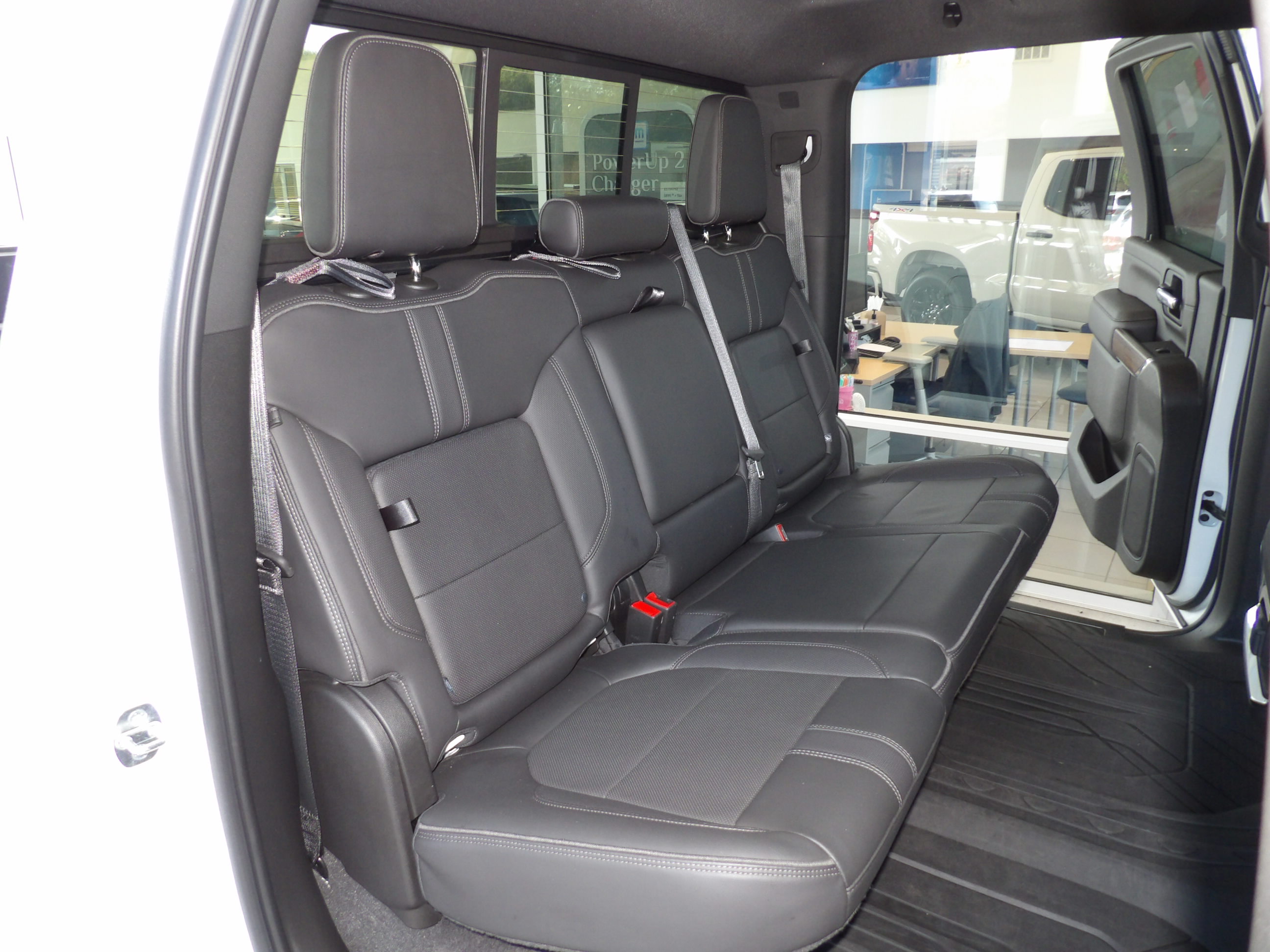 Used 2022 Chevrolet Silverado 2500 4x4 Crew Cab High Country image 30