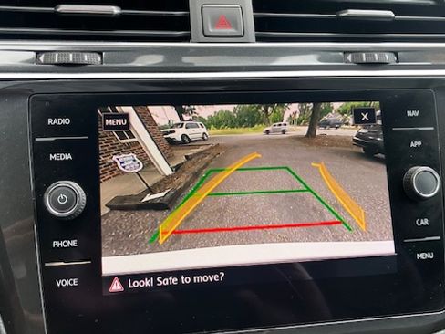 Used 2018 Volkswagen Tiguan 4Motion AWD/4WD image 13