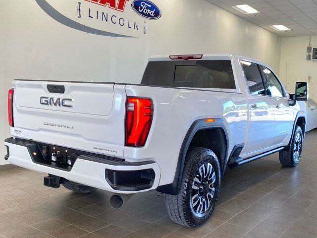 Used 2024 GMC Sierra 3500 Denali Ultimate AWD/4WD image 8