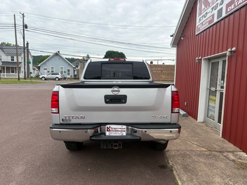 Used 2014 Nissan Titan 4x4 Crew Cab image 7