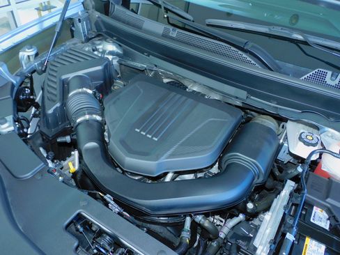 Used 2025 GMC Acadia Elevation image 14