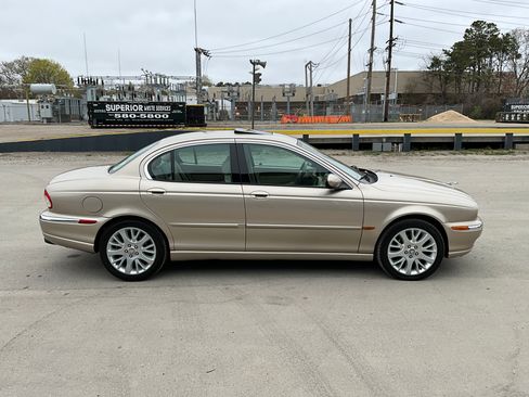 Used 2003 Jaguar X-TYPE 2.5 image 4