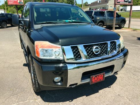 Used 2013 Nissan Titan 4x4 Crew Cab SV image 7