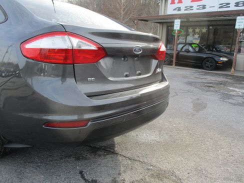 Used 2019 Ford Fiesta SE image 12