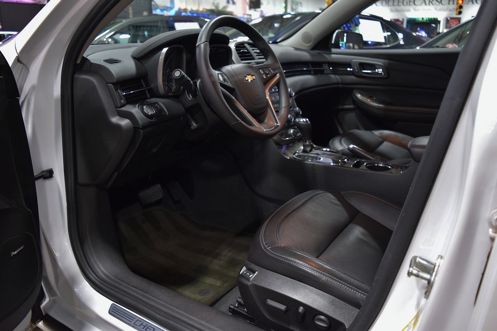 Used 2015 Chevrolet Malibu LTZ FWD image 17