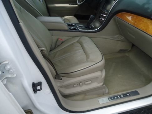 Used 2013 Lincoln MKX AWD image 5