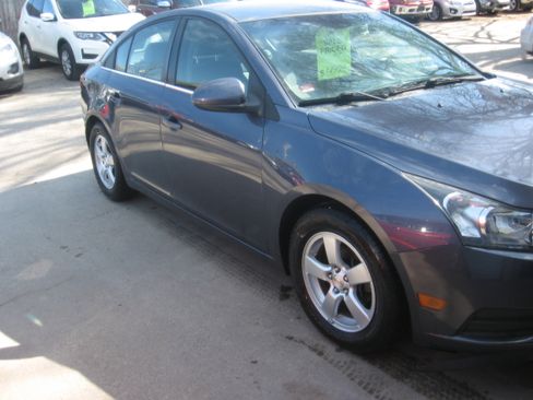 Used 2014 Chevrolet Cruze LT image 3