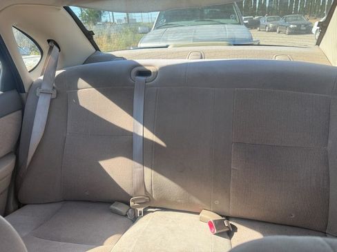 Used 2002 Ford Taurus SE Sedan FWD image 6