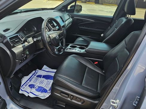 Used 2025 Honda Passport EX-L image 17