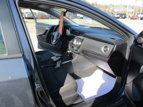 Used 2017 Toyota Corolla LE image 21