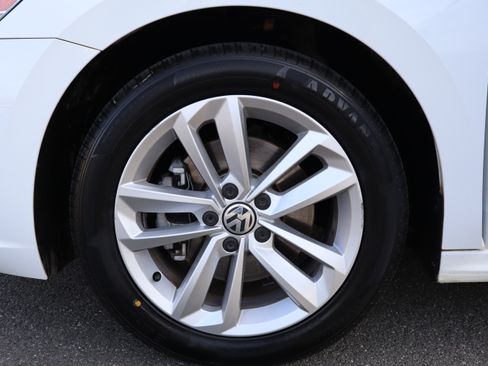 Used 2020 Volkswagen Passat 2.0T SE image 31