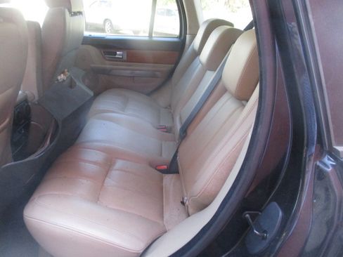 Used 2010 Land Rover Range Rover Sport HSE LUX image 14