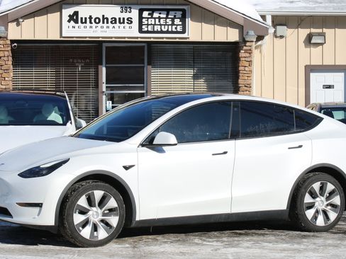 Used 2023 Tesla Model Y Long Range image 1