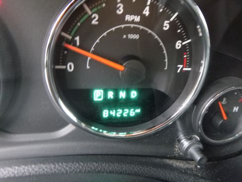 Used 2015 Jeep Wrangler Sport image 24