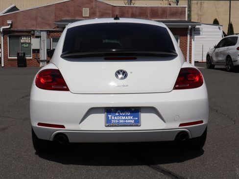 Used 2013 Volkswagen Beetle 2.0T image 7
