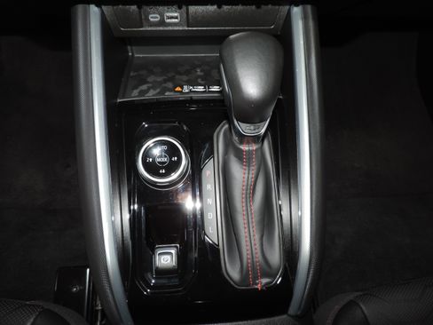 Used 2023 Chevrolet Colorado Z71 image 31