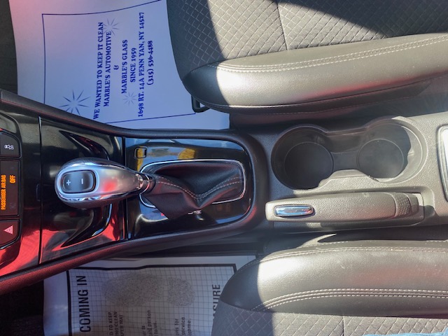 Used 2022 Buick Encore AWD Preferred image 16