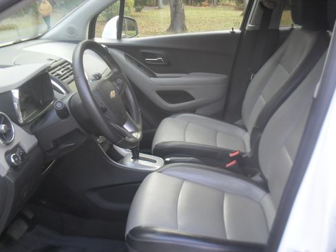 Used 2016 Chevrolet Trax LTZ image 7