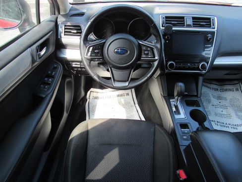 Used 2019 Subaru Outback 2.5i Premium AWD/4WD image 18