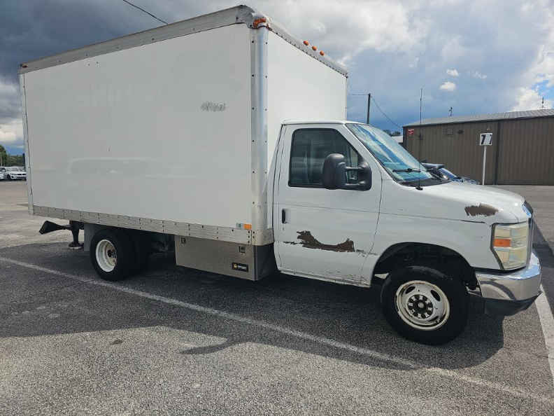 Used 2013 Ford E-350 and Econoline 350 Super Duty RWD image 3