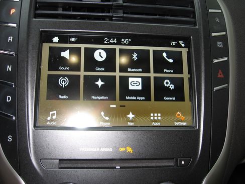 Used 2017 Lincoln MKC Select image 15