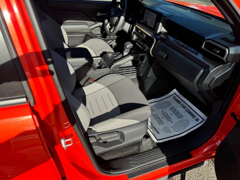 Used 2024 Toyota Tacoma TRD Sport image 16