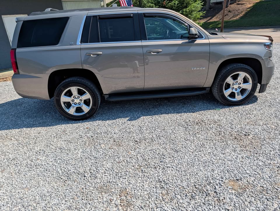 Used 2017 Chevrolet Tahoe 4WD LT image 4