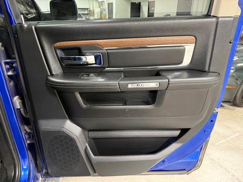 Used 2015 RAM 1500 4x4 Crew Cab Laramie image 28