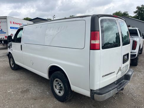 Used 2008 Chevrolet Express 2500 UNAVAIL RWD image 2