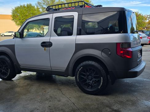 Used 2004 Honda Element EX image 11