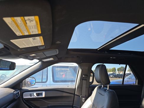 Used 2022 Ford Explorer ST image 13