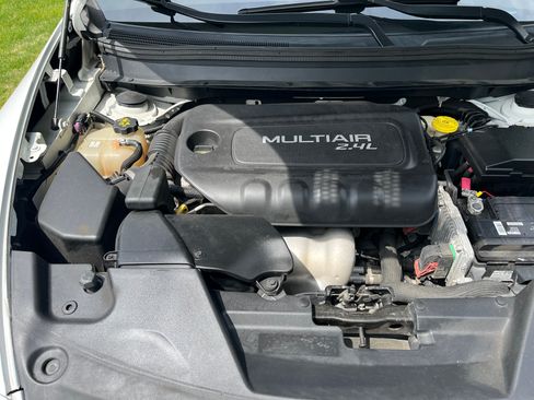 Used 2017 Jeep Cherokee Sport AWD/4WD image 26