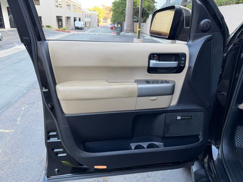 Used 2017 Toyota Sequoia 4WD Limited image 12