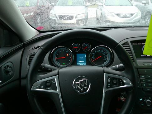 Used 2011 Buick Regal CXL Turbo image 8