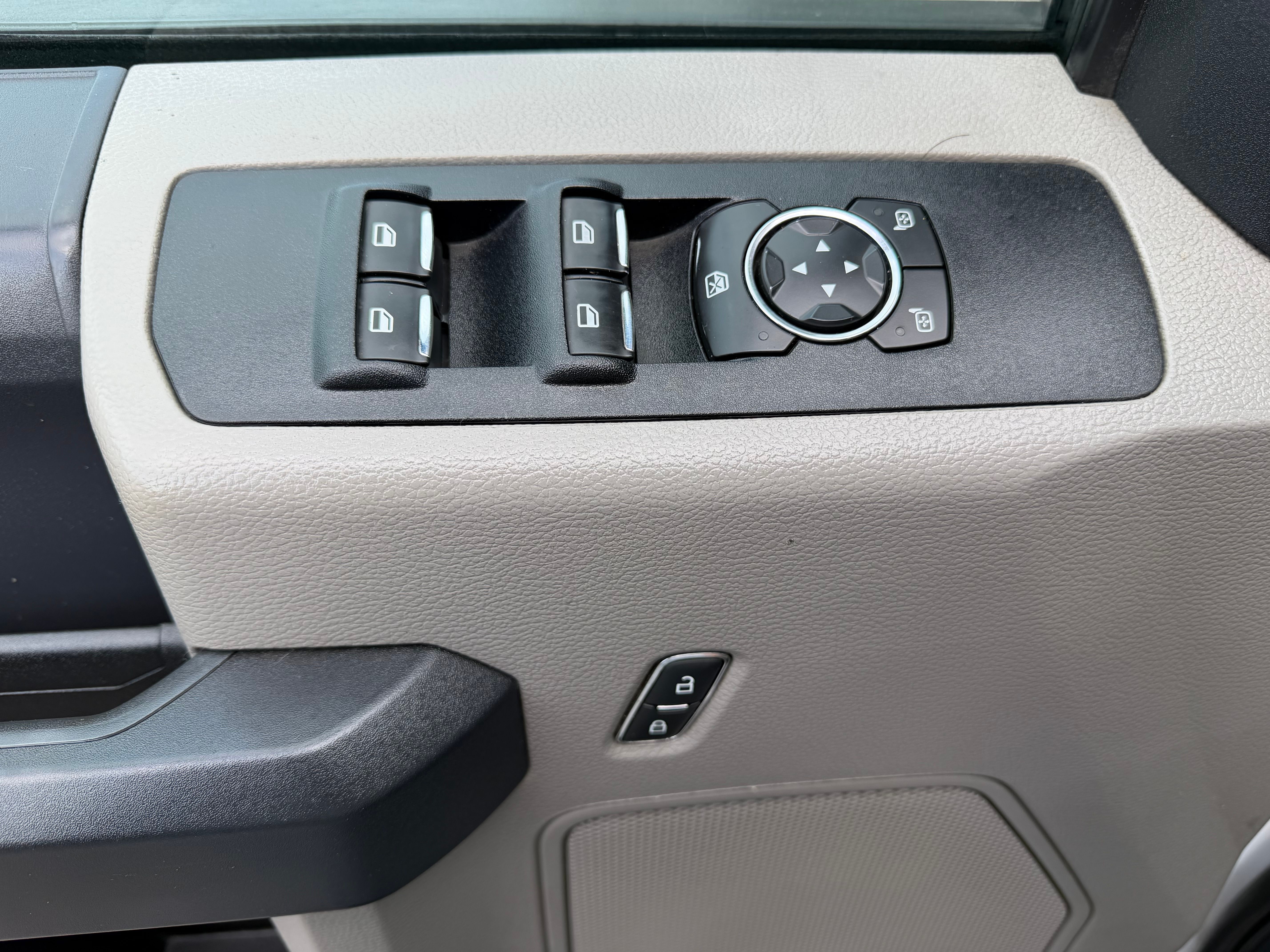 Used 2022 Ford F250 4x4 SuperCab Super Duty image 10