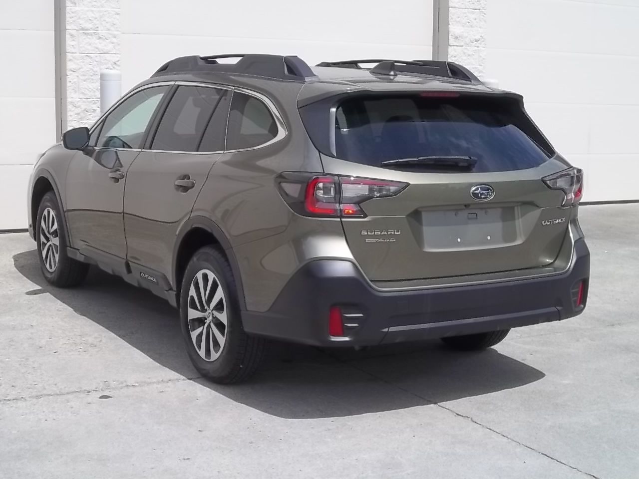 Used 2020 Subaru Outback Premium AWD/4WD image 6
