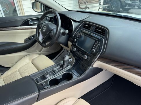 Used 2017 Nissan Maxima Platinum image 14
