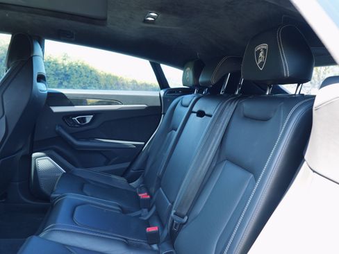 Used 2020 Lamborghini Urus image 14