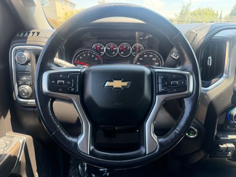 Used 2021 Chevrolet Silverado 1500 2WD Crew Cab LT image 9