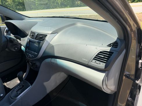 Used 2017 Hyundai Accent SE Sedan FWD image 54