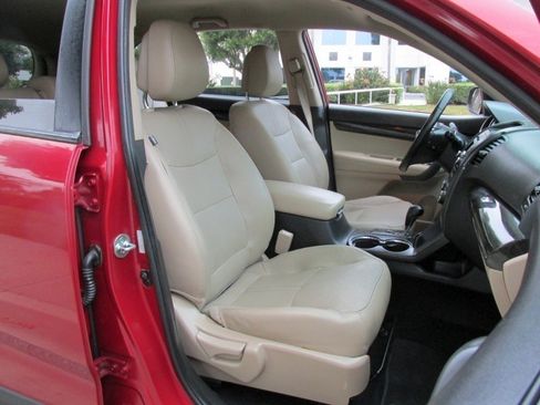 Used 2011 Kia Sorento EX-L image 15