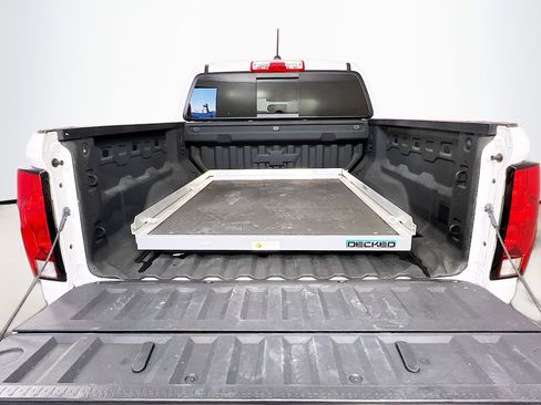 Used 2023 Chevrolet Colorado LT image 27