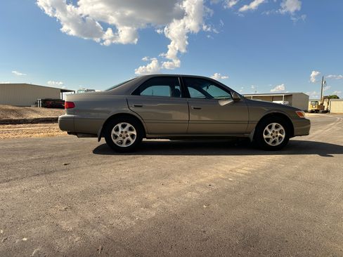 Used 2001 Toyota Camry UNAVAIL FWD image 6