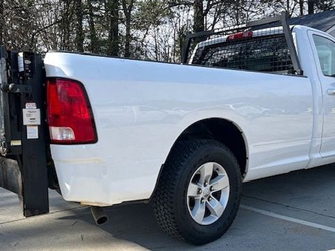 Used 2017 RAM 1500 SLT image 2