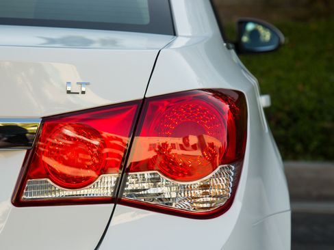 Used 2016 Chevrolet Cruze Limited LT image 12