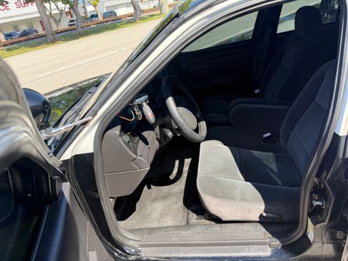 Used 2011 Ford Crown Victoria Police Interceptor RWD image 13