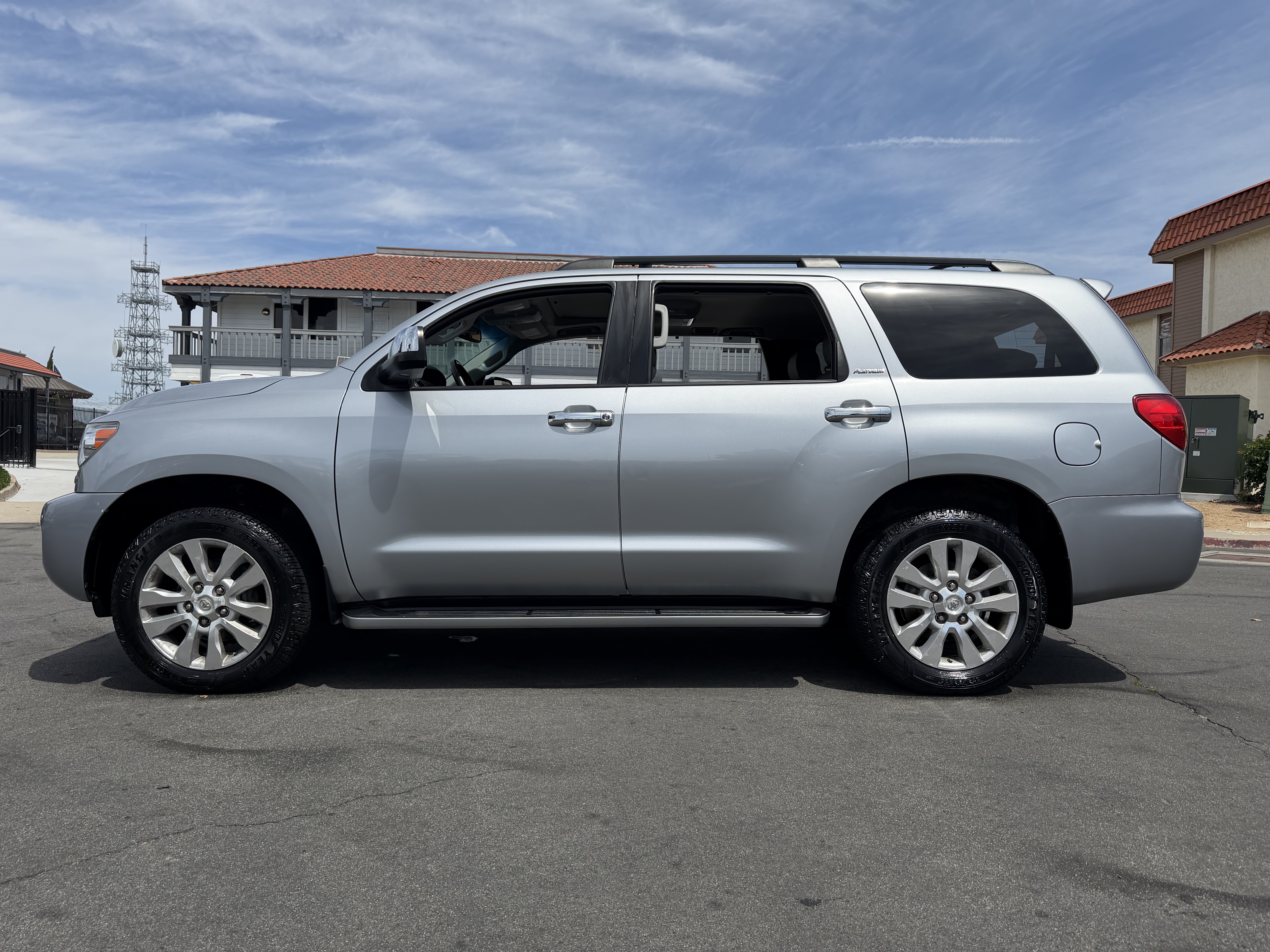Used 2016 Toyota Sequoia Platinum AWD/4WD image 3