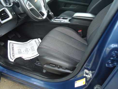 Used 2017 Chevrolet Equinox LT image 8