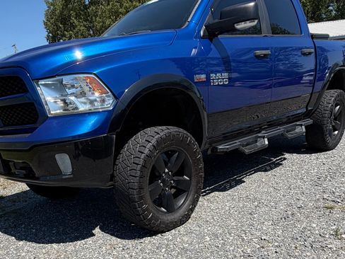 Used 2016 RAM 1500 4x4 Crew Cab SLT image 4