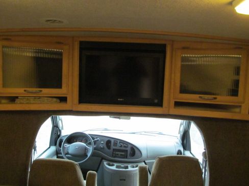 Used 2004 Ford E-350 and Econoline 350 Super Duty RWD image 21